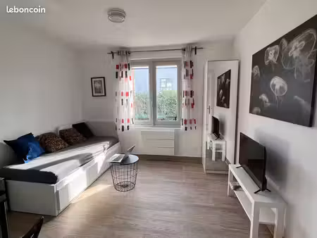 studio rer a nanterre