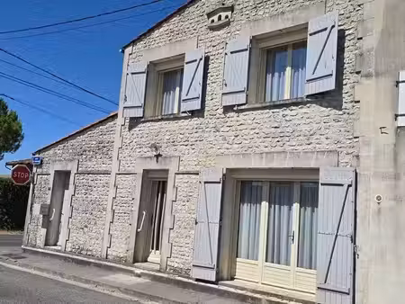 vente maison 3 pièces 93 m² à archiac (17520)  81 360 €