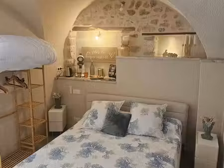ensemble immobilier de caractère avec cour - vallon-pont-d'arc