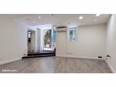 local commercial 27 m² + réserve 18 m² – fréjus centre – 730 cc