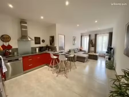 narbonne – appartement t3 de charme – vue sur le canal de la robine 64 05 m² – dernier éta