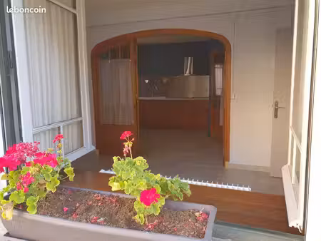 location studio 28 m2 centre village