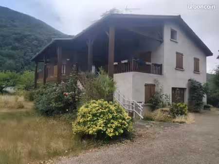 grande maison de 194 m² avec appartement indépendant – fort potentiel gîtes – prayols (ari