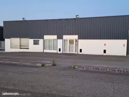 local commercial 600m2 à louer