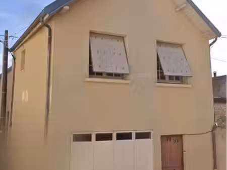 prochainement à la vente – maison de village avec garage