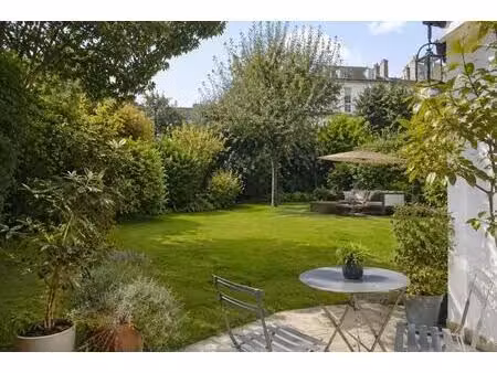 tres rare t4 avec jardin de 240m² à proximité immédiate des transports !