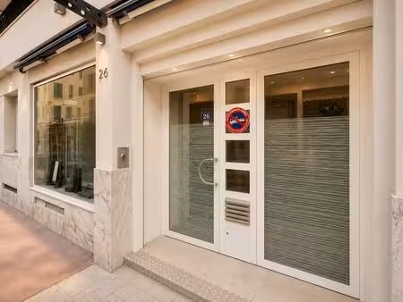 nice  quartier des fleurs  local commercial  libre de toute occu