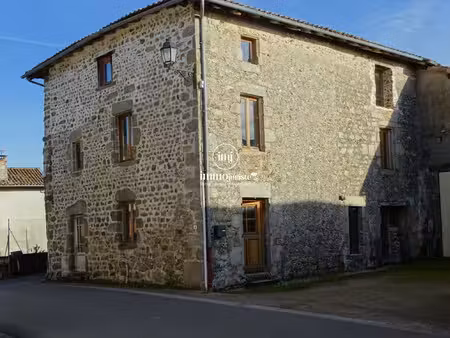 maison en pierre 210 m2 4 chambres  brigueuil centre bourg