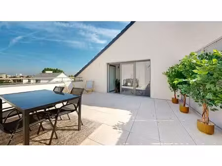 chambre avec balcon en colocation dans appartement de luxe avec