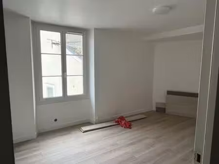 f2 - 34.79m ²