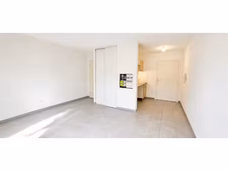 a louer - muret appartement t1 27 5 m² au rez de chaussée avec balcon et parking- g1328