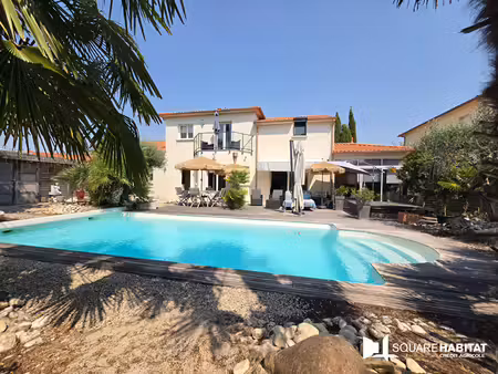 cholet - maison recente de 229 m² avec 5 ch bureau  jardin paysagé avec sa piscine et jacu