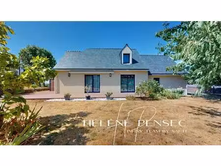 maison avec vie de plain-pied  à moins de 5 minutes des plages et joli jardin de 1050 m². 
