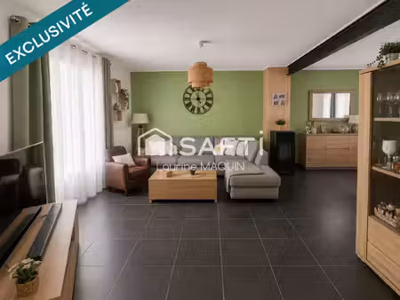 belle maison avec un vaste séjour - secteur calme
