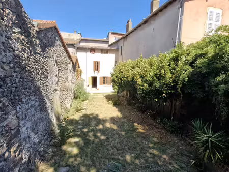 maison de village rénovée t5 de 172 m² avec jardin