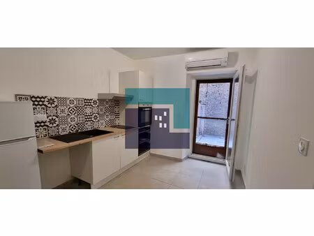 maison de village 2 appartements + local commercial