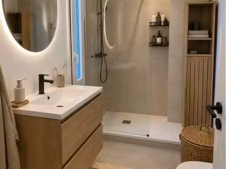 t4 de 80 m² rénové à neuf – 3 chambres – sainte-savine – parking