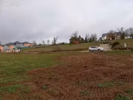 terrain à bâtir de 548 m² à rignac