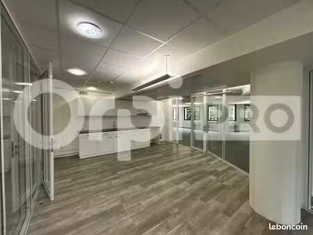 bureau 1 511 m²