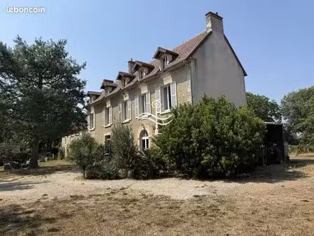 maison 9 pièces 201 m²