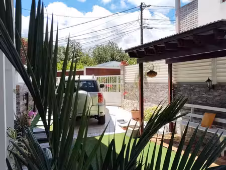 location apt t4 à st joseph  chez ninine