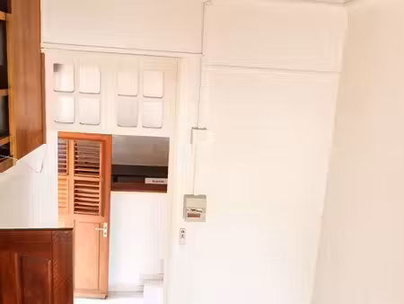 studio 25 m² à louer – ancienne route de schoelcher