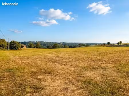terrain à bâtir de 1500 m² à le rouget (15)