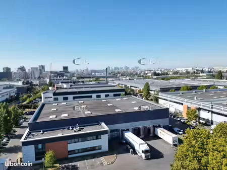local industriel 2 707 m²