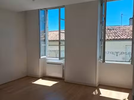 bel et grand appartement saintes