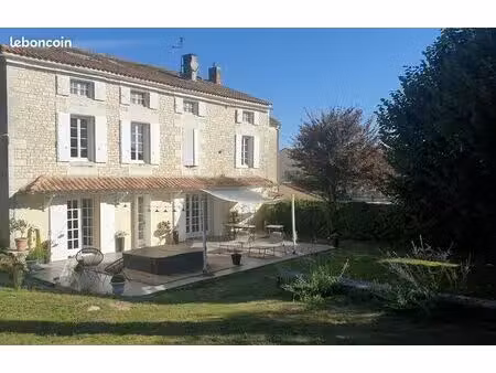 maison 400 m2