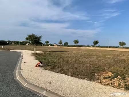 terrain à bâtir de 921 m2 au prix de 34077 à annepont (17)