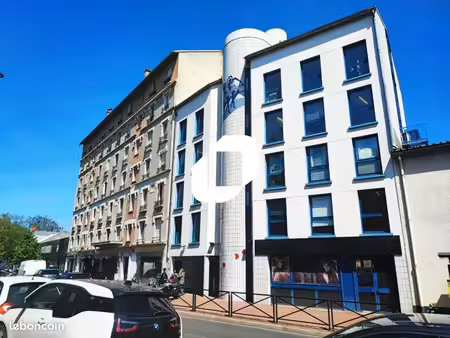 bureau 330 m²