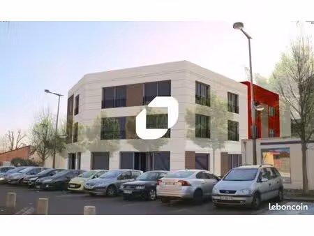 local commercial 247 m²