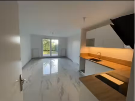 maison avec jardin + parking +garage