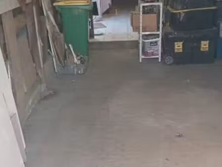 garage garde meubles  stockage cartons..
