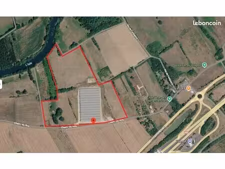 batiment 17000 m2 sous couverture photovoltaique