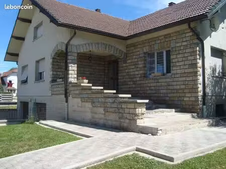 maison à louer à pierrefontaine les varans
