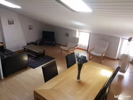 location rochefort hyper-centre — t3 meublé 63 m²
