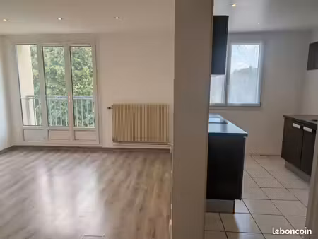 à louer – appartement 3 pièces de 55 m² – haut domont