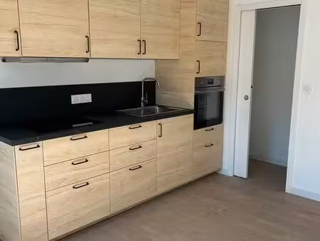 t2 entièrement rénové – 28 m² – landerneau