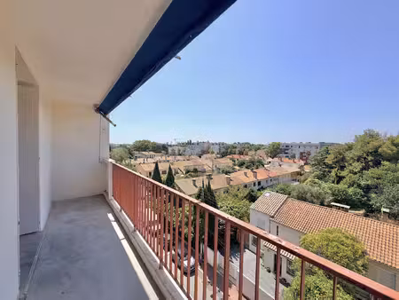 quartier saint-cléophas - t4 avec balcon et cave