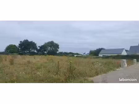 terrain 773 m² trébabu