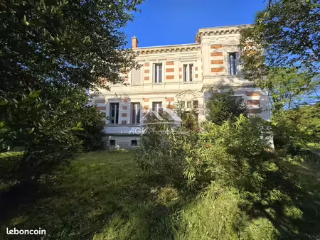 propriété 15 pièces 365 m²