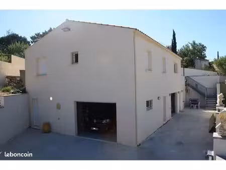 ? poulx – propriété env. 215 m² – piscine – 3 espaces indépendants – 465 000