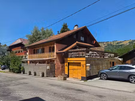 propriété polyvalente avec trois appartements – à proximité du centre de bernex