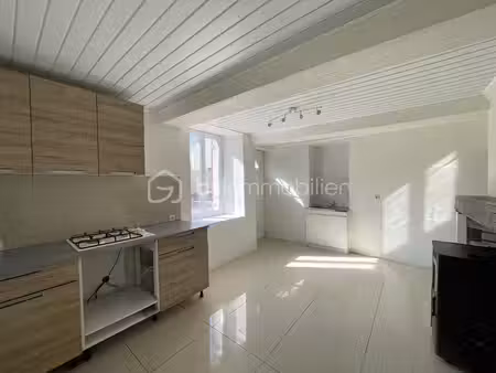 maison de 60 m² à wassy