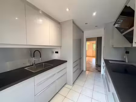 t3 de 67 m2 avec balcon  cave et stationnement – caluire-et-cuire