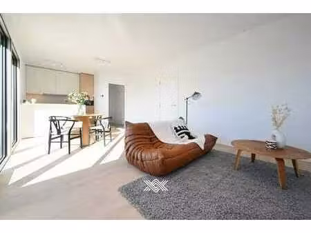 penthouse gelegen in een architecturale eyecatcher in deinze