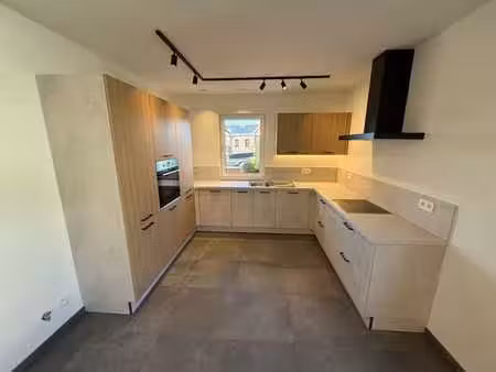 beau duplex fraîchement rénové