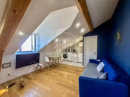 grand studio meublé avec coin nuit